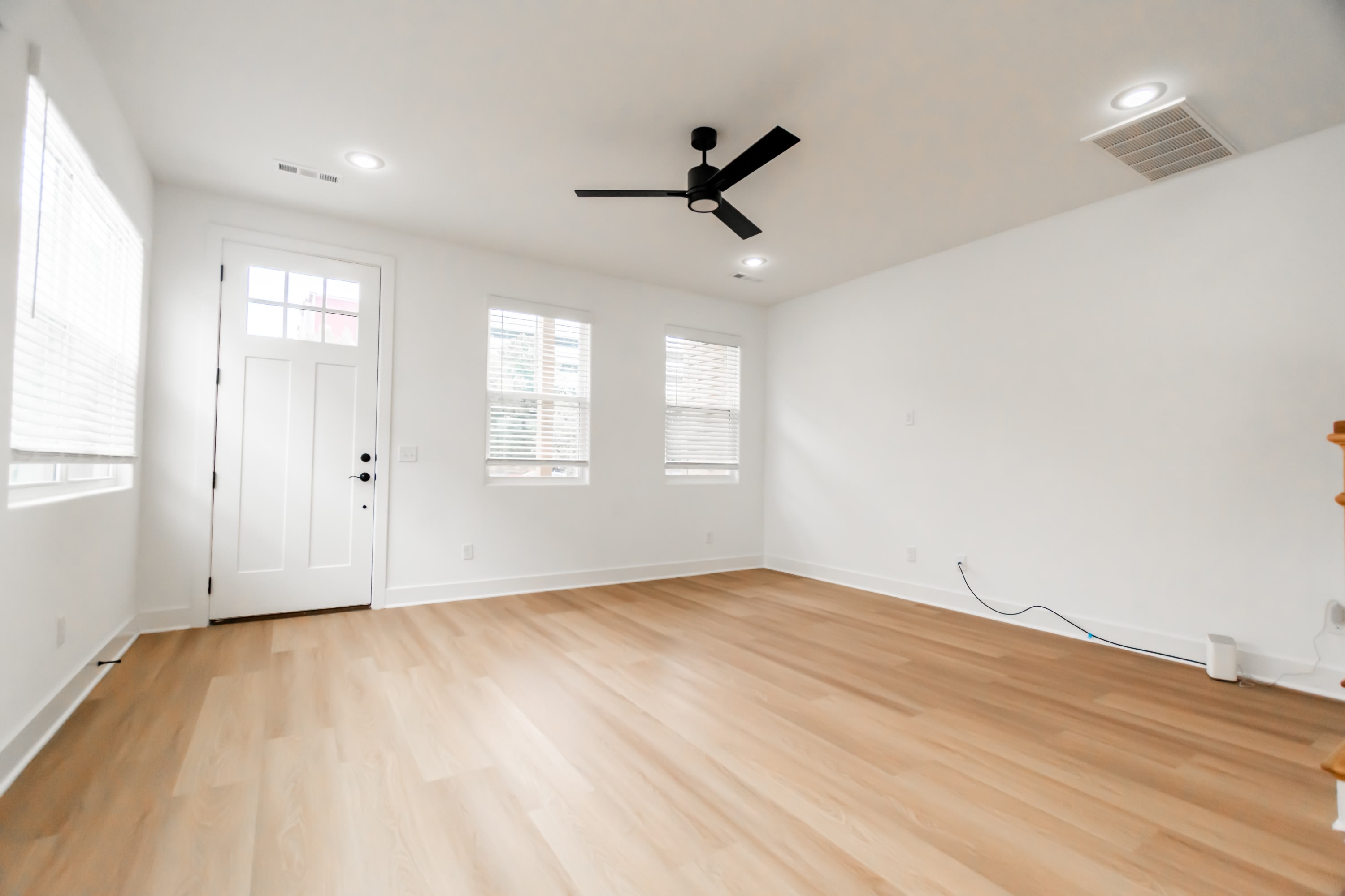 1246 West James Street – photo 2