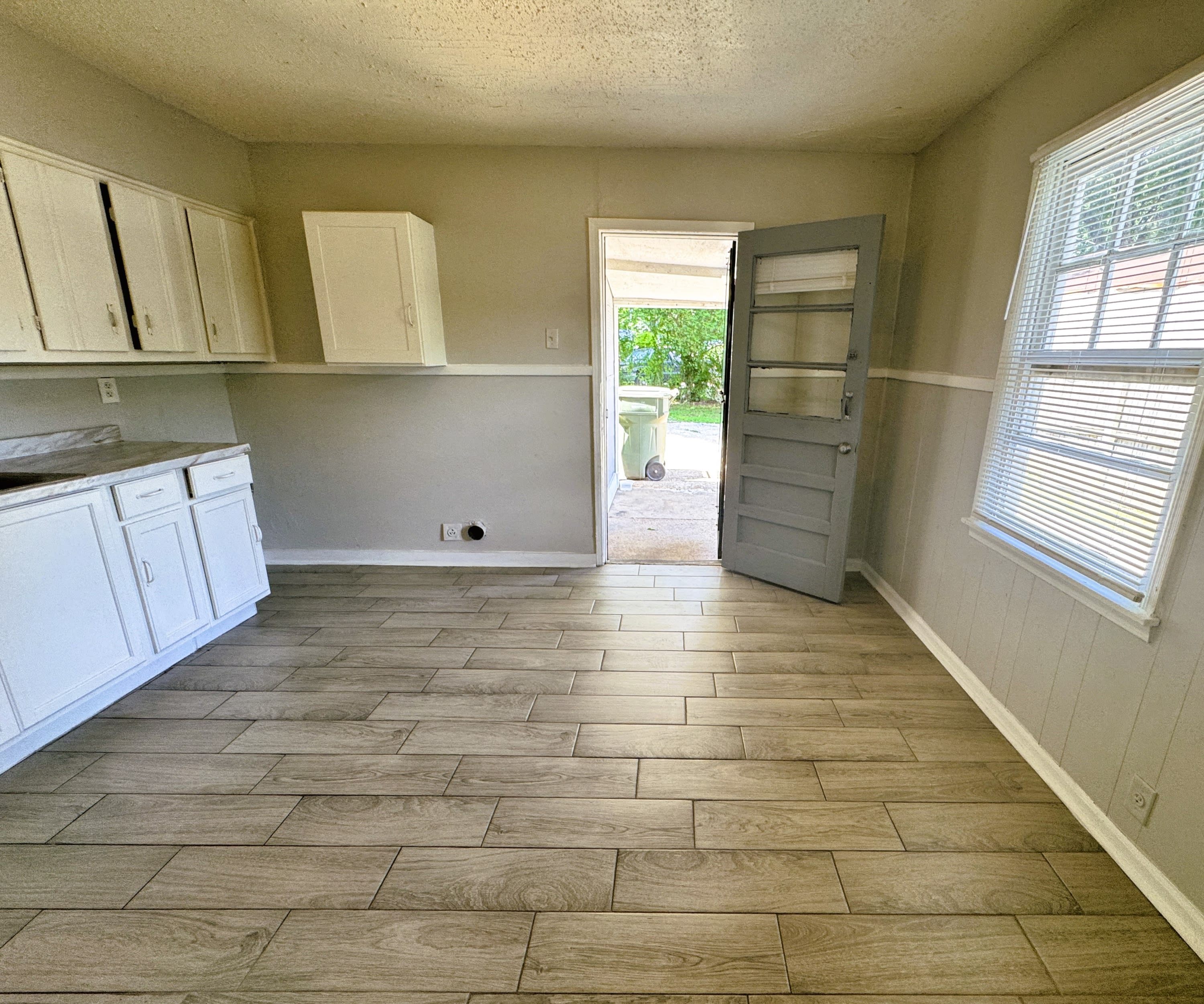 4374 Deborah Avenue – photo 5
