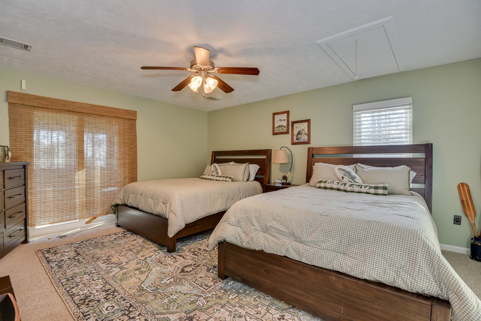 Fully Furnished Lakefront Home – photo 3