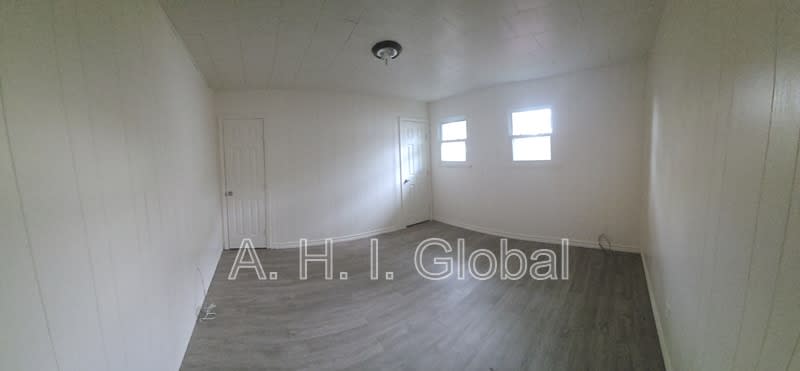 1033 Dunaway St – photo 5