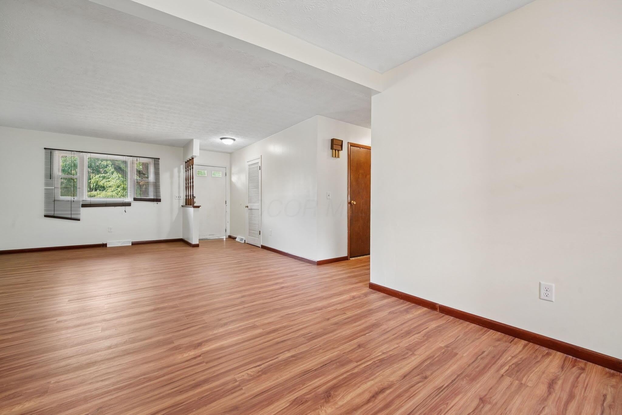 1806 Balsamridge Road – photo 3