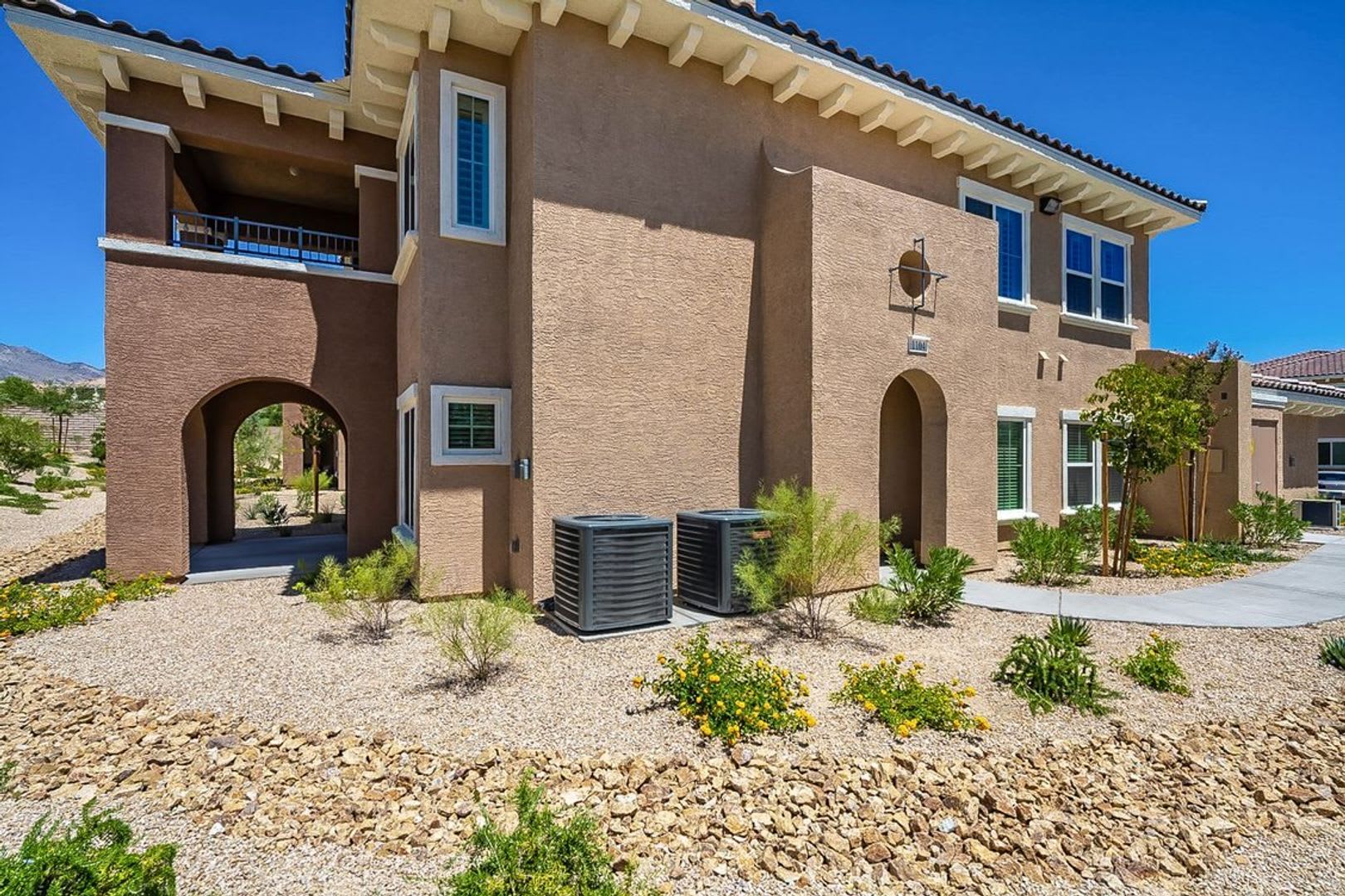 BEAUTIFUL SUMMERLIN HOME LOCATED IN THE GATED COMMUNITY OF PASEOS! – photo 4
