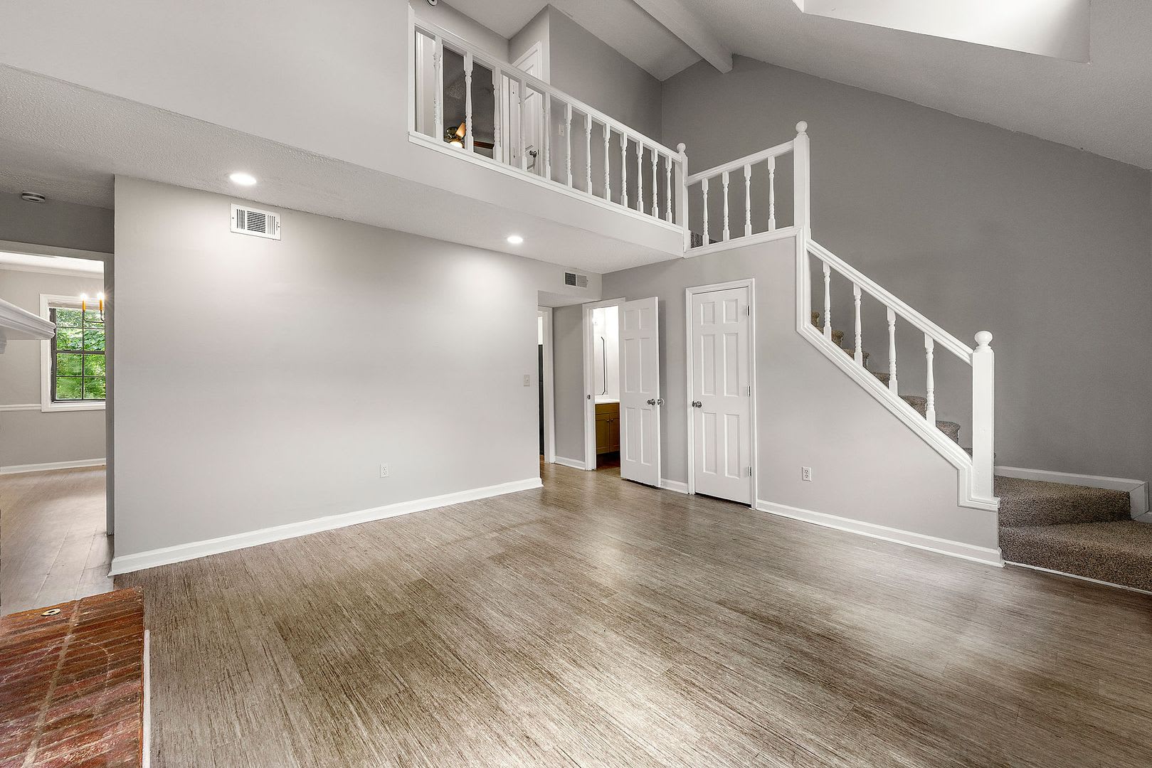 Renovated Modern 2BR Townhome in Prime Kennesaw Location – photo 5