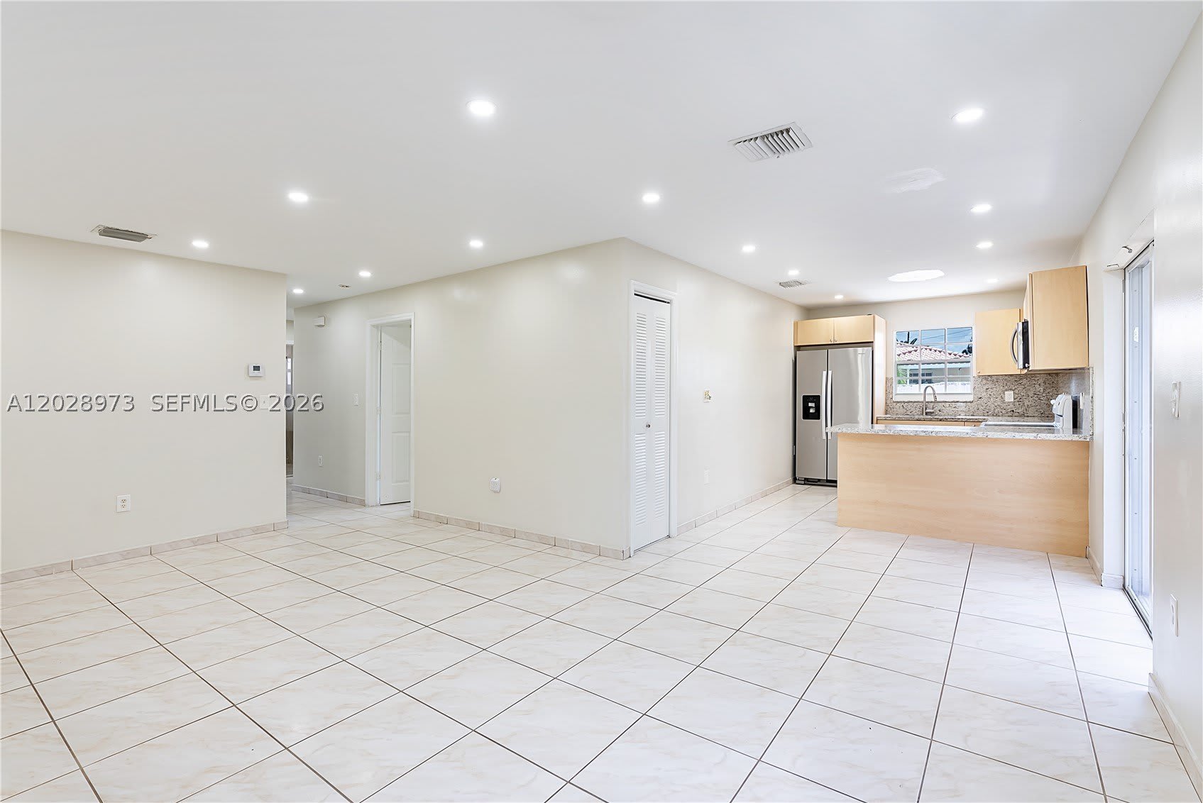 1214 Nw 34Th Ave – photo 1