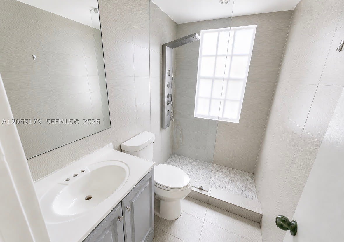 940 7th St – photo 5