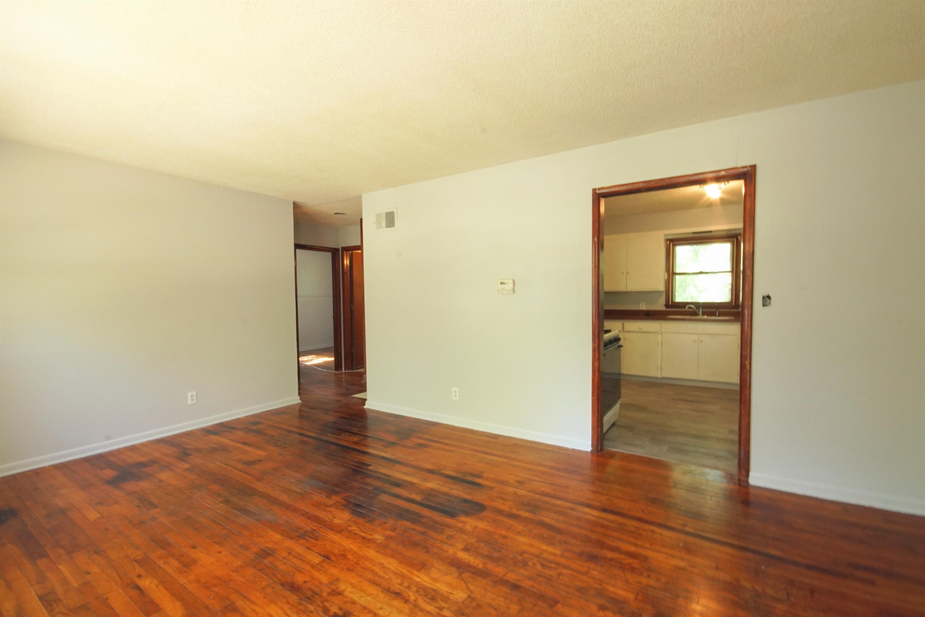 2731 Southeast Massachusetts Avenue – photo 3