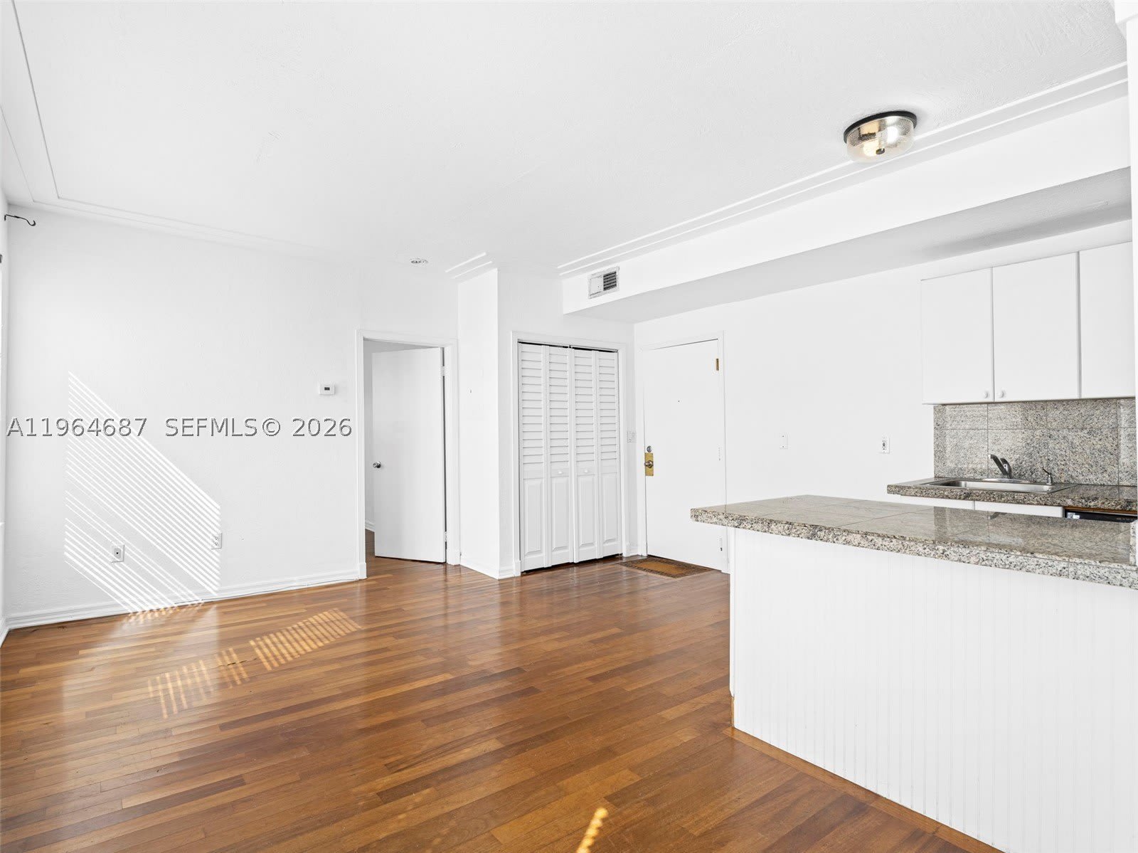 1027 Pennsylvania Ave – photo 4
