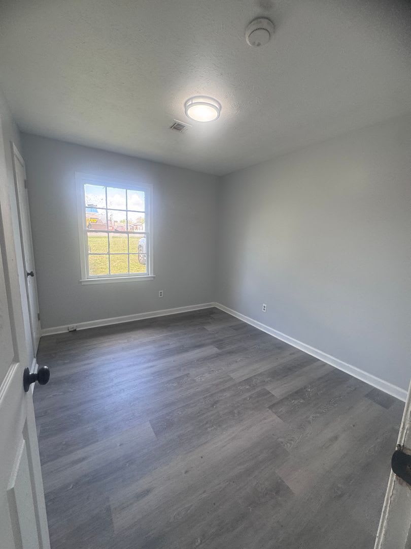 Newly Renovated Virginia Loop Road Home – photo 4