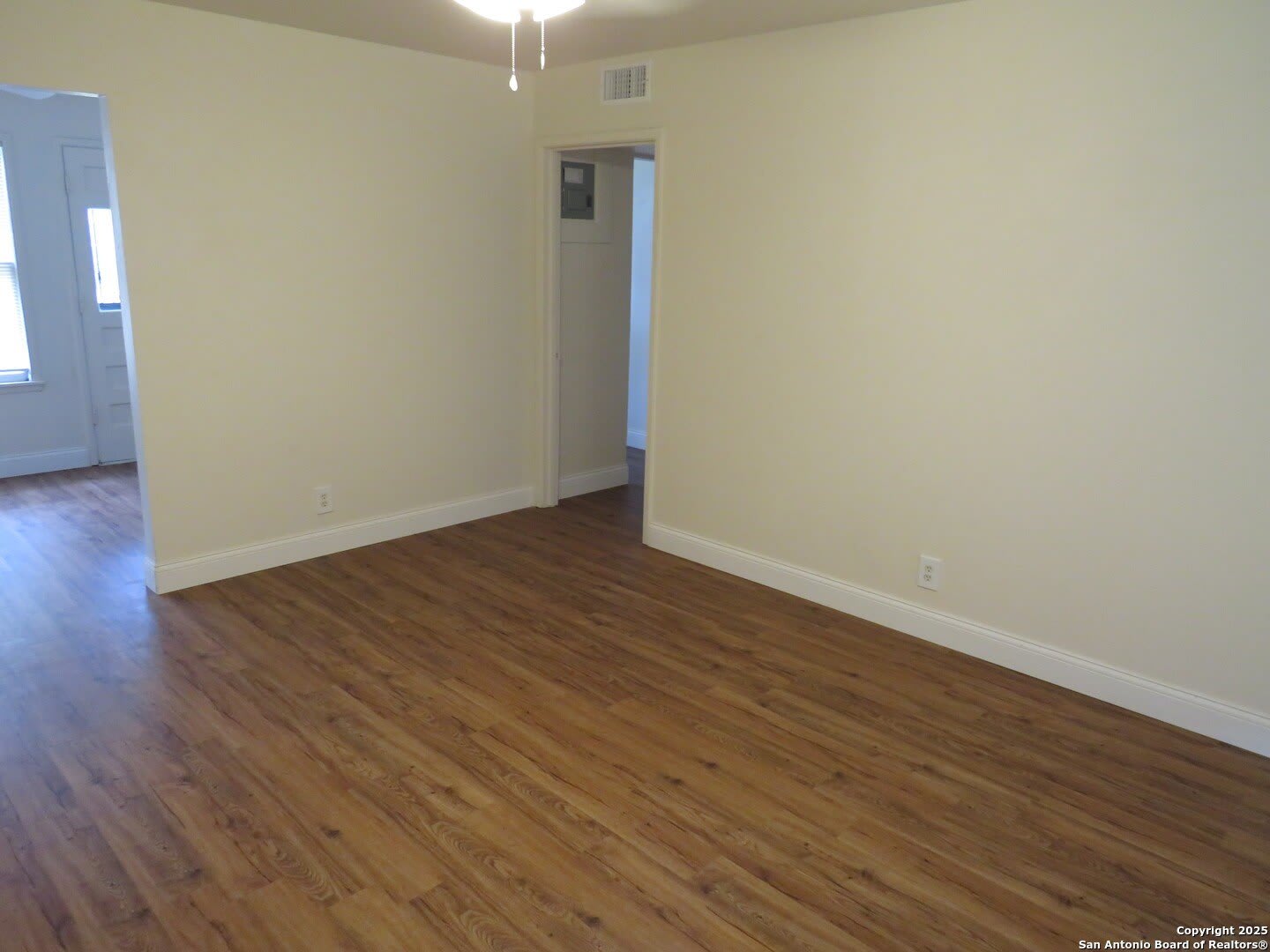 419 Anton Dr – photo 3