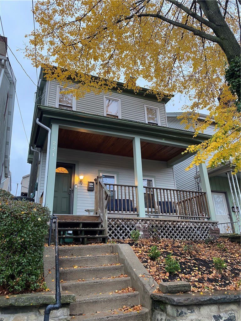 221 Ulysses St – photo 1