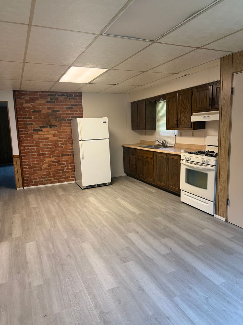 451 Center St – photo 2