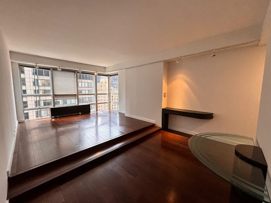145 W 57th St Apt 3 – photo 1