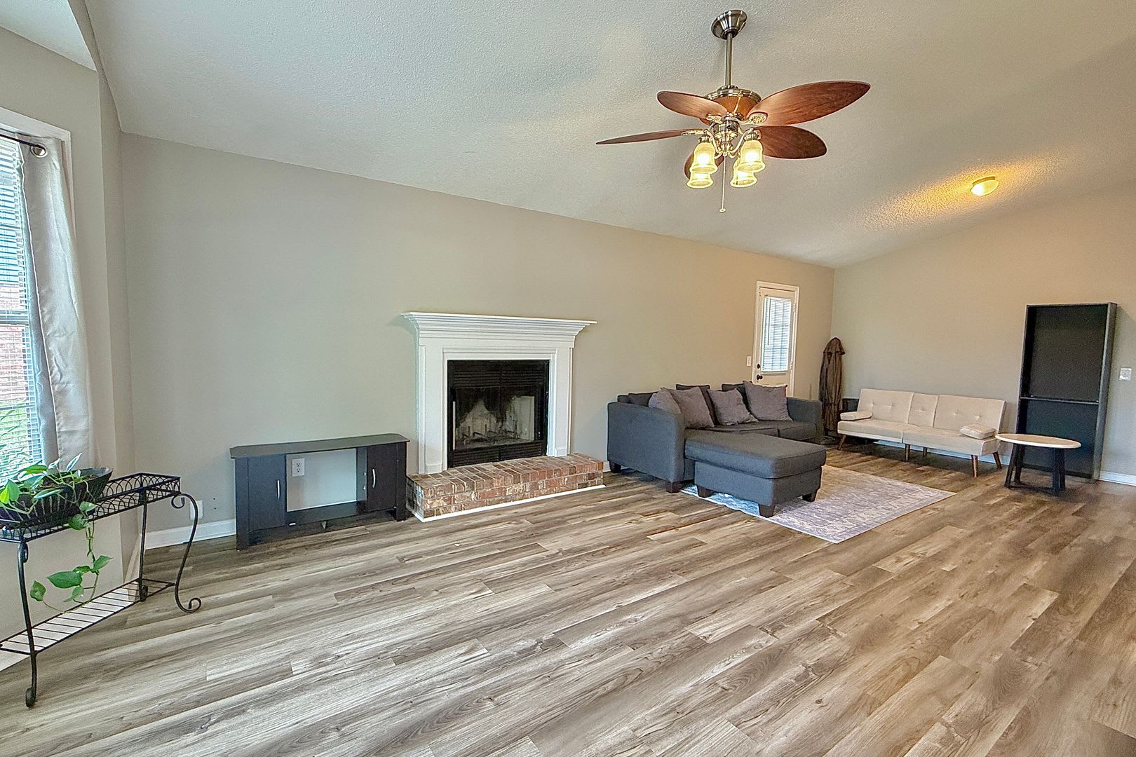 COMING JUNE 2026! (Pet Friendly) – photo 2