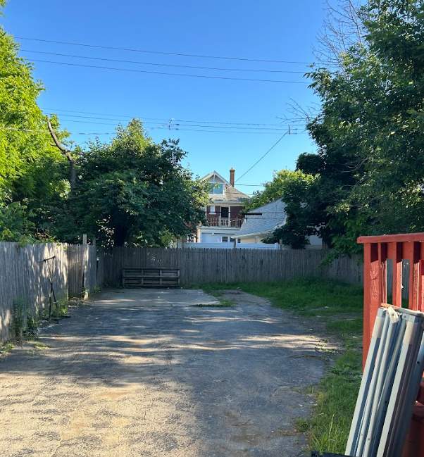 175 Lisbon Avenue – photo 3