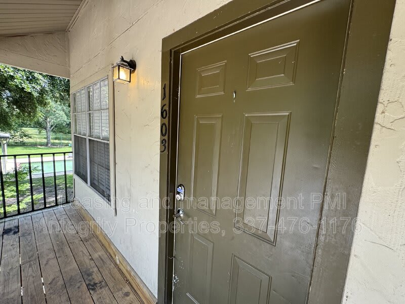300 Lozes Avenue – photo 2