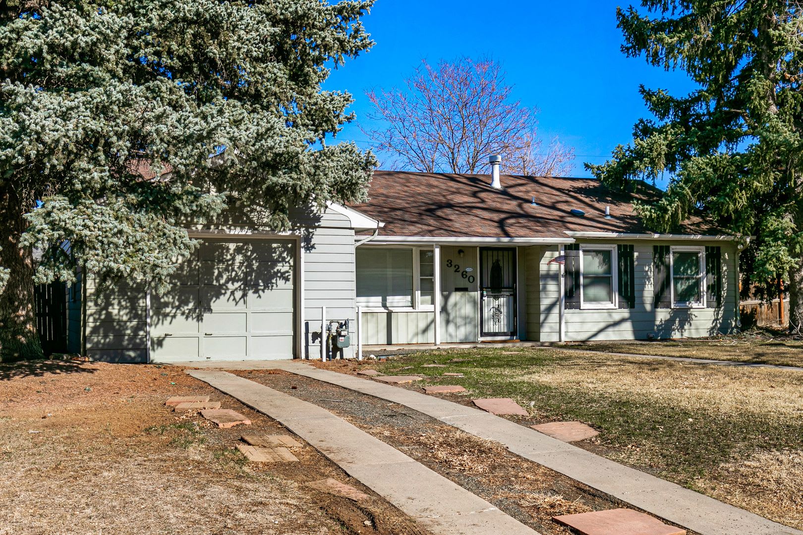 Ranch stye home in University Hills, with garage! – photo 3