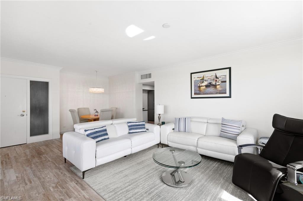 240 Seaview Court # 211 – photo 4