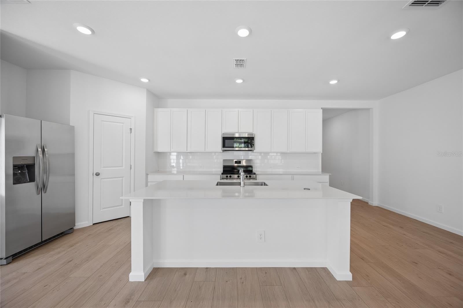 5087 LOGGIA LANE – photo 4