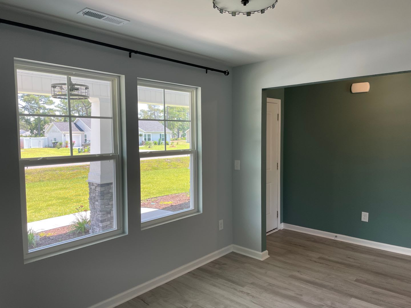 3 Bedroom 2 Bathroom House In Boiling Springs – photo 2