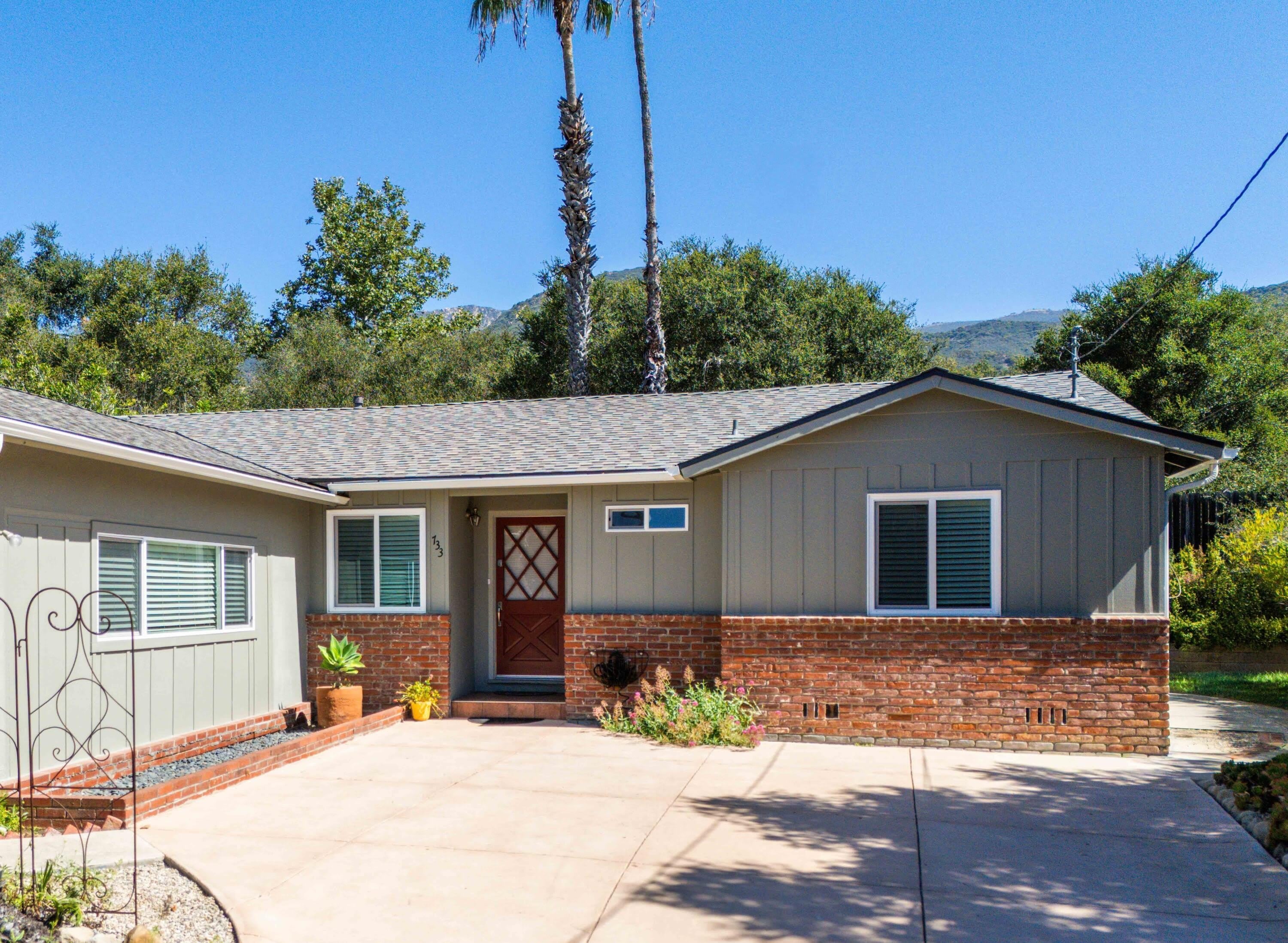 733 Circle Drive – photo 1