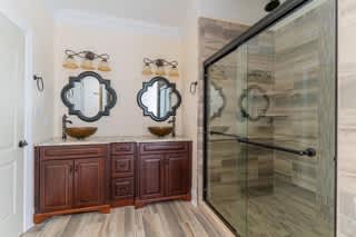 1060 Governors Lane – photo 5