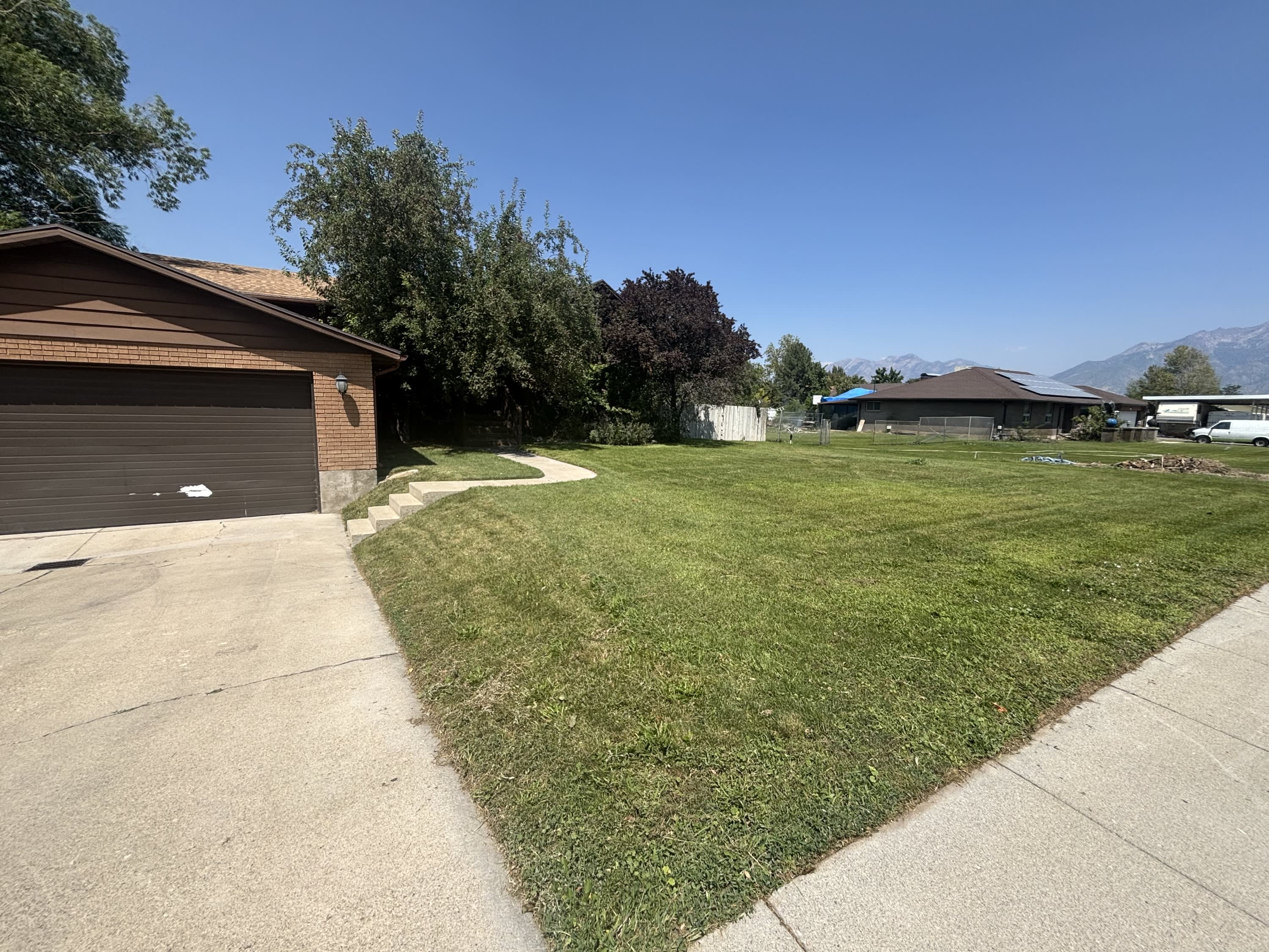 1222 West Shields Lane – photo 3
