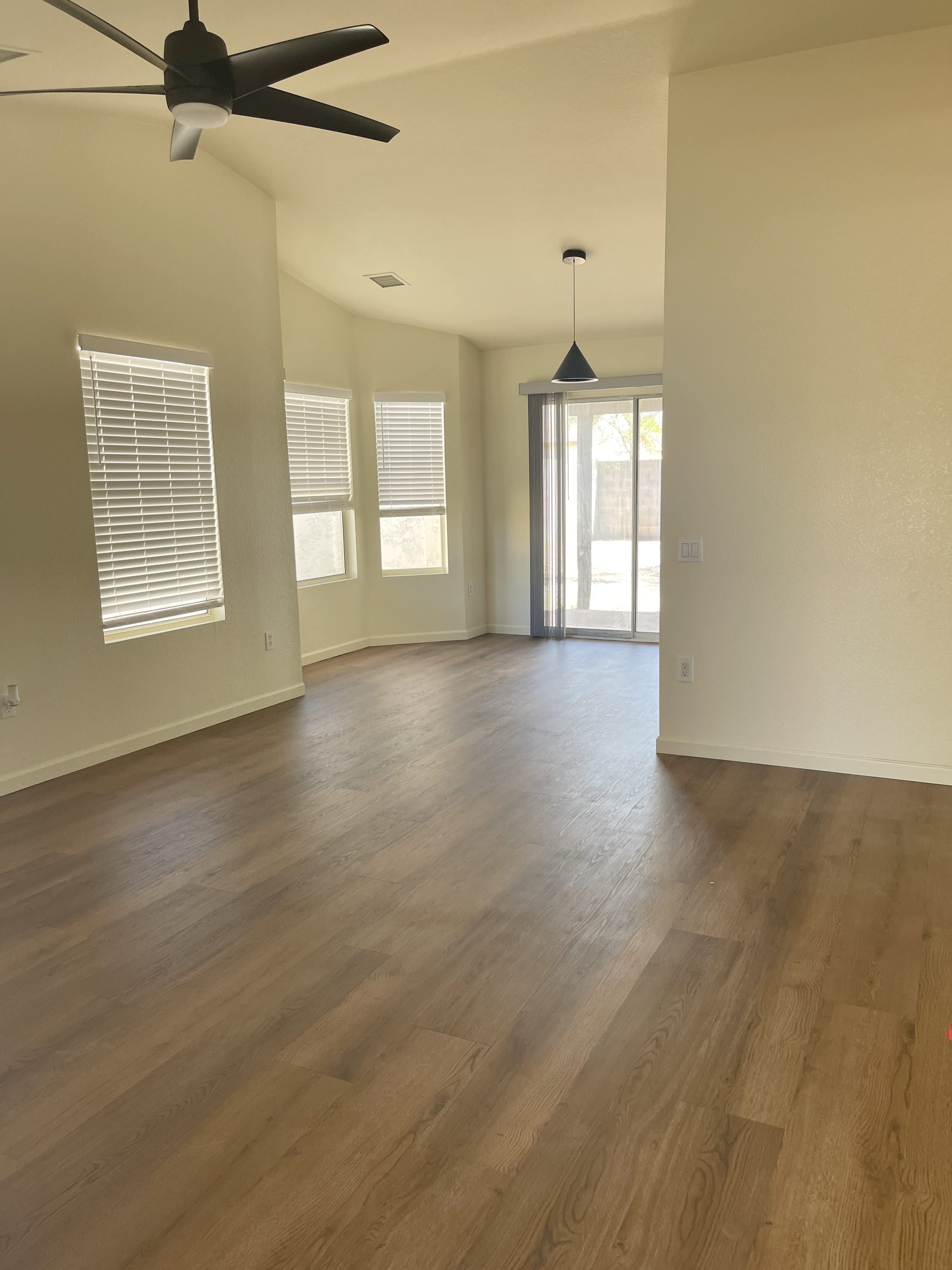 1727 E Birch St – photo 2