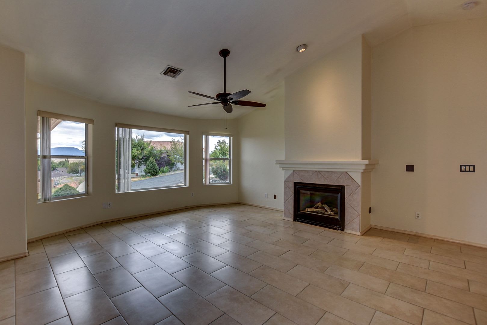 3 Bedroom, 2 Bath Home in Prescott Valley! – photo 5