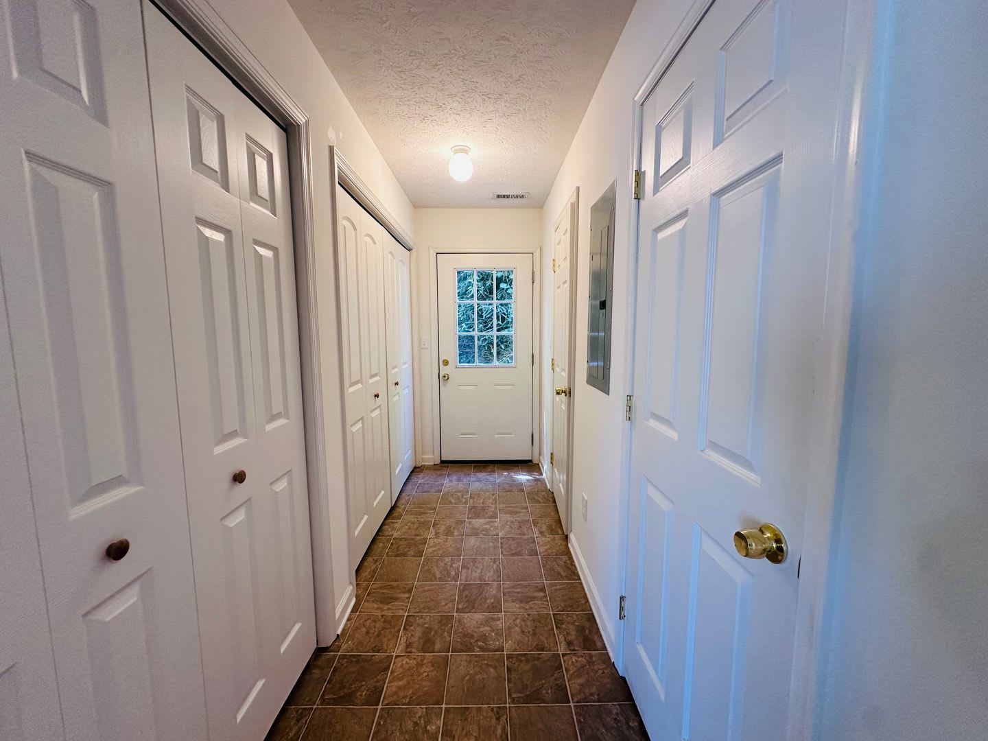 3 Bedroom 2.5 Bath Townhouse – photo 5