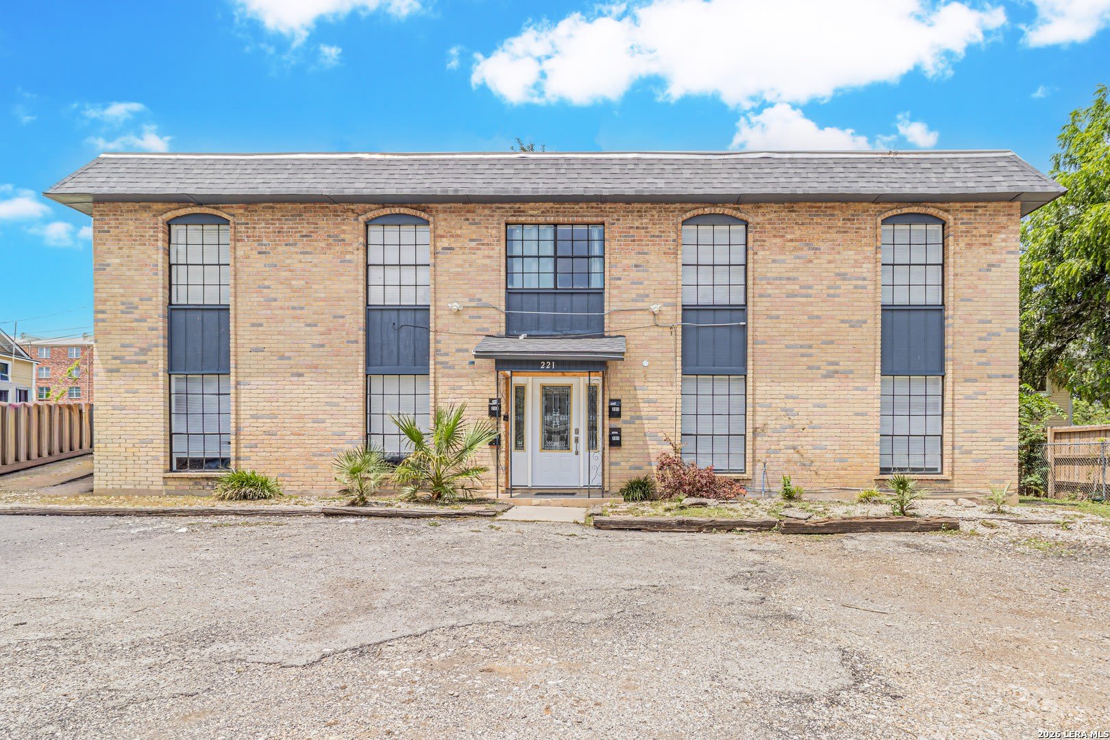 221 E Craig Pl – photo 1
