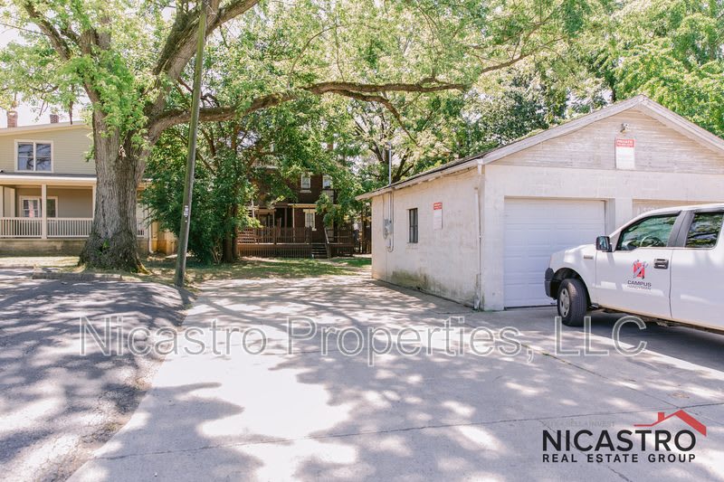 182 E Lane Avenue – photo 5