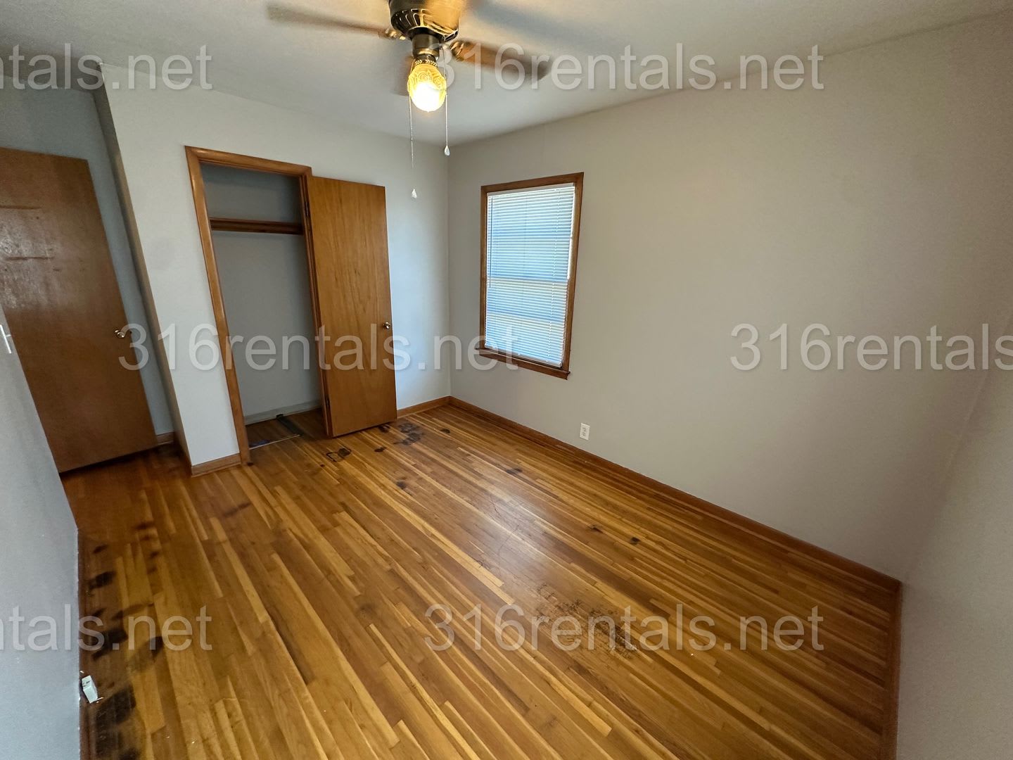 895 2 Bed 1 Bath Single Family Home – photo 5