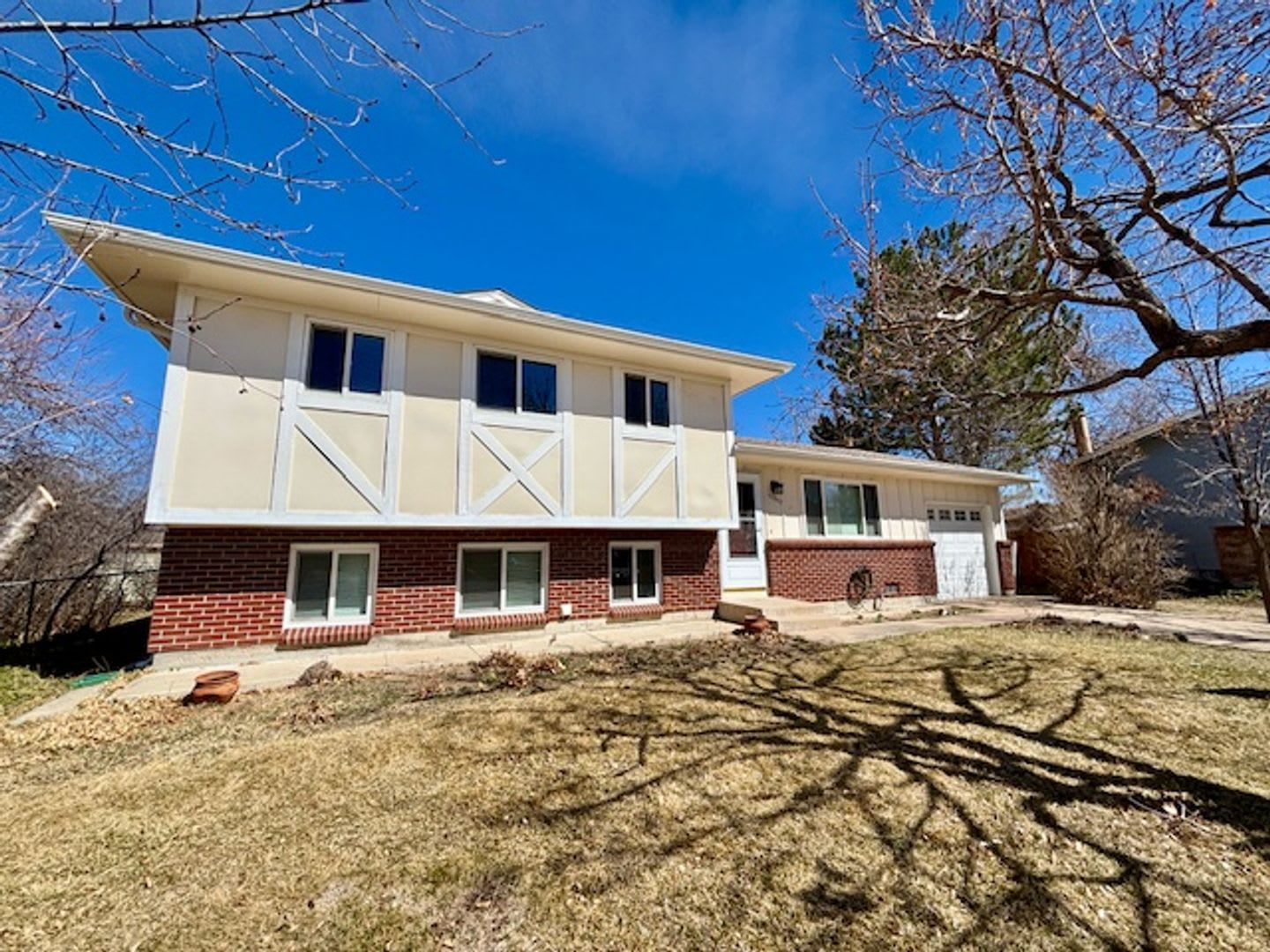 Amazing Home On Quiet Cul-de-sac – photo 1
