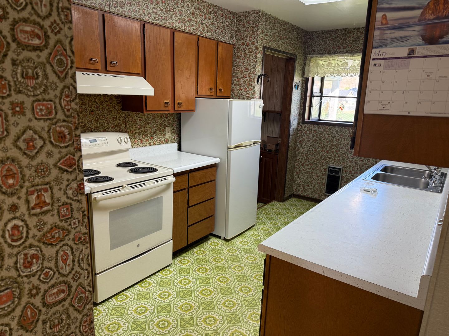 Adorable 1970's Farmhouse – photo 5