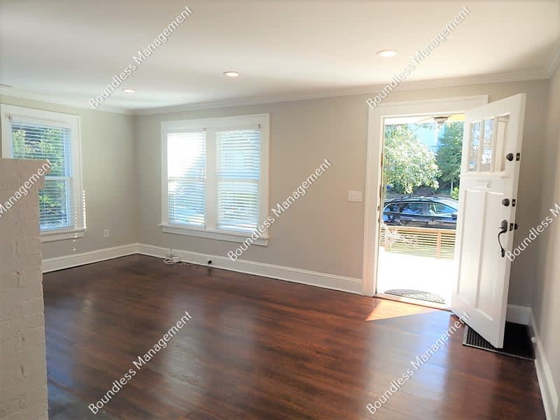 522 Morgan St NE – photo 3