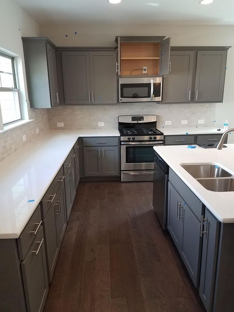 Room in 3 Bedroom Townhome at Metropolitan Dr – photo 4