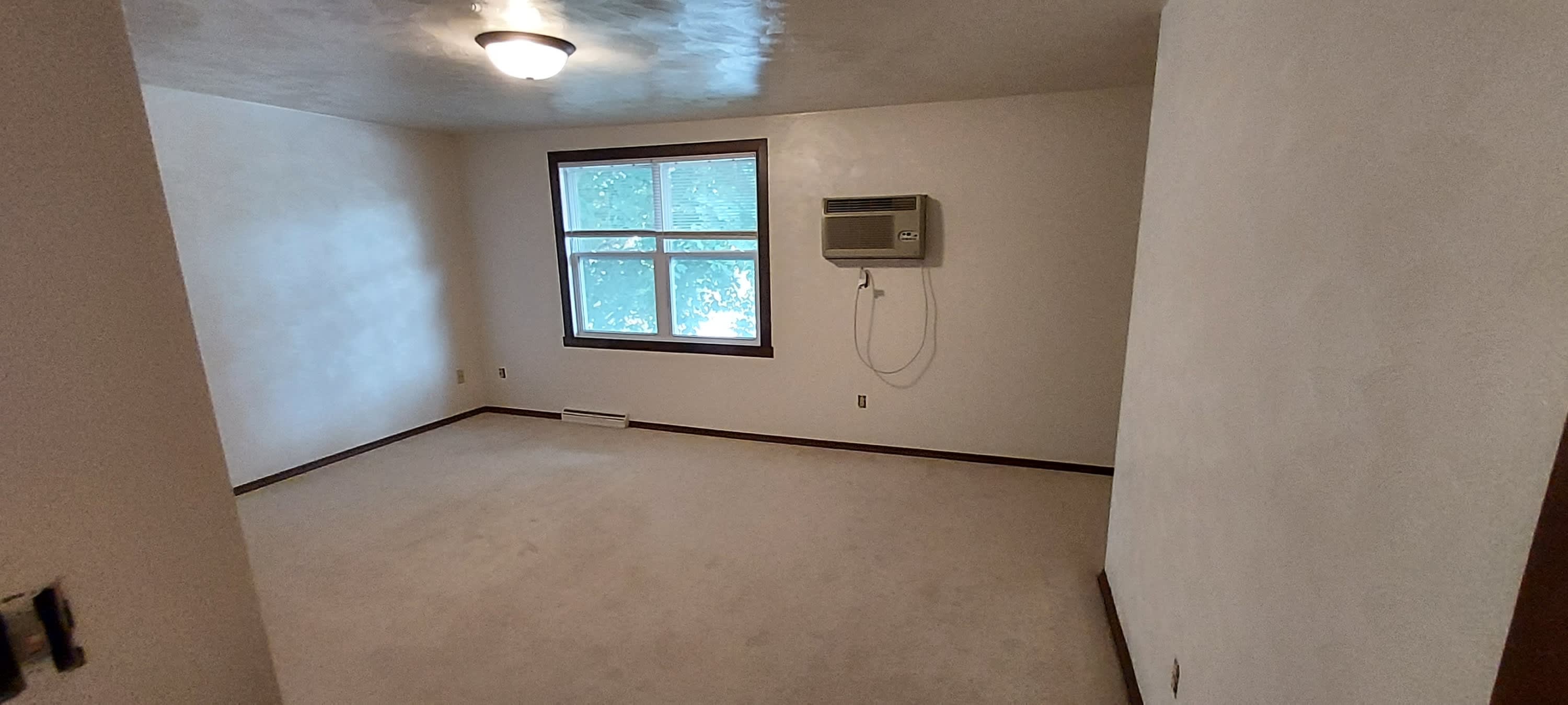 2013 Eastman Ave – photo 4