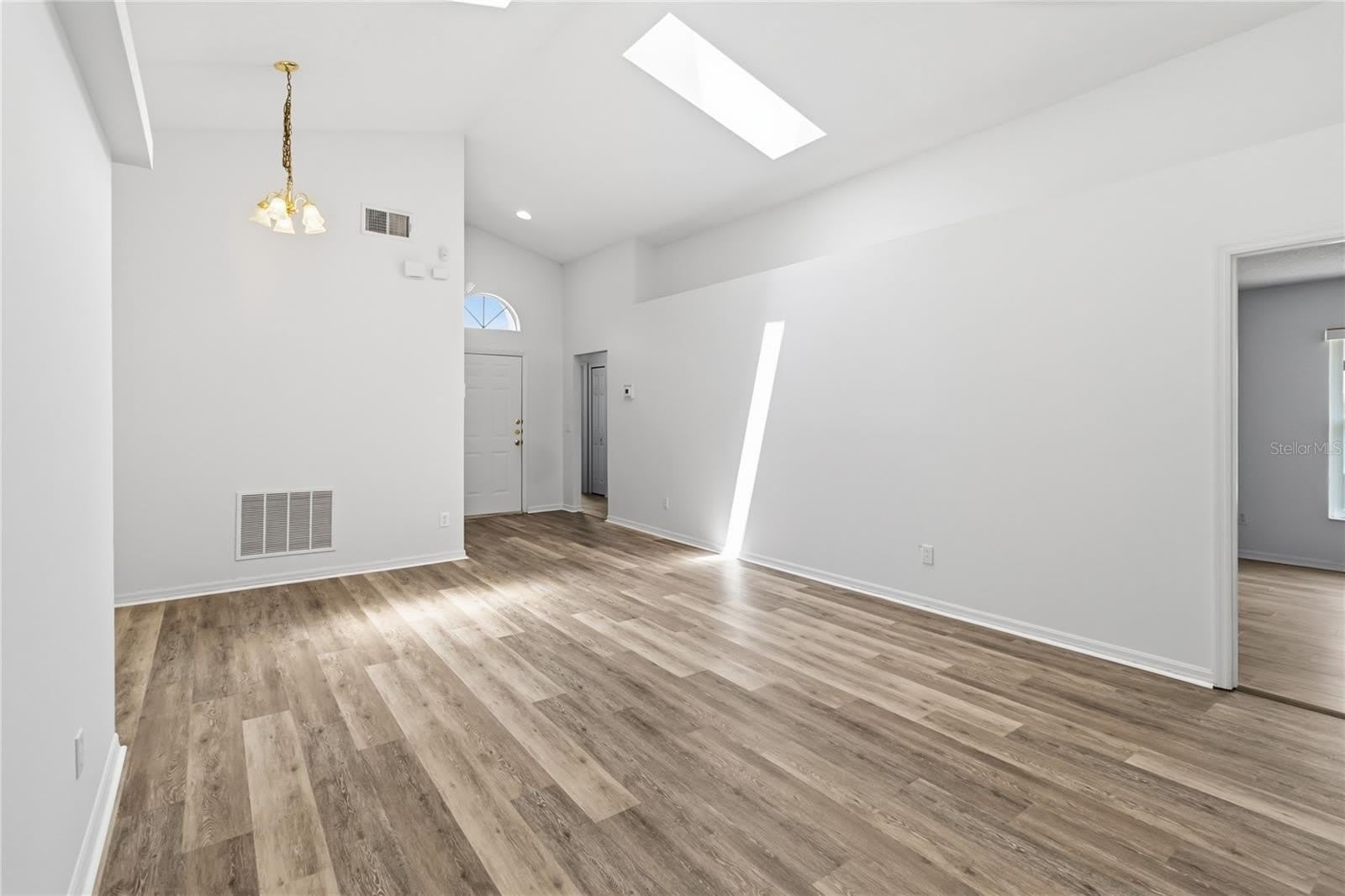 210 PINE CONE Drive – photo 5