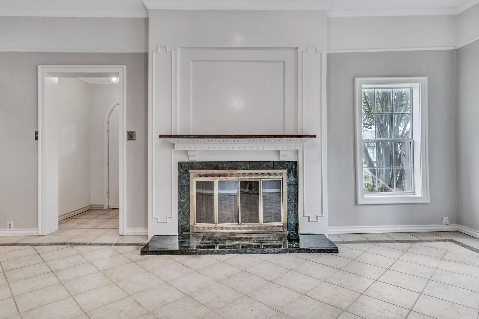 3-BEDROOM IN ALAMO HEIGHTS W/ POOL – photo 2