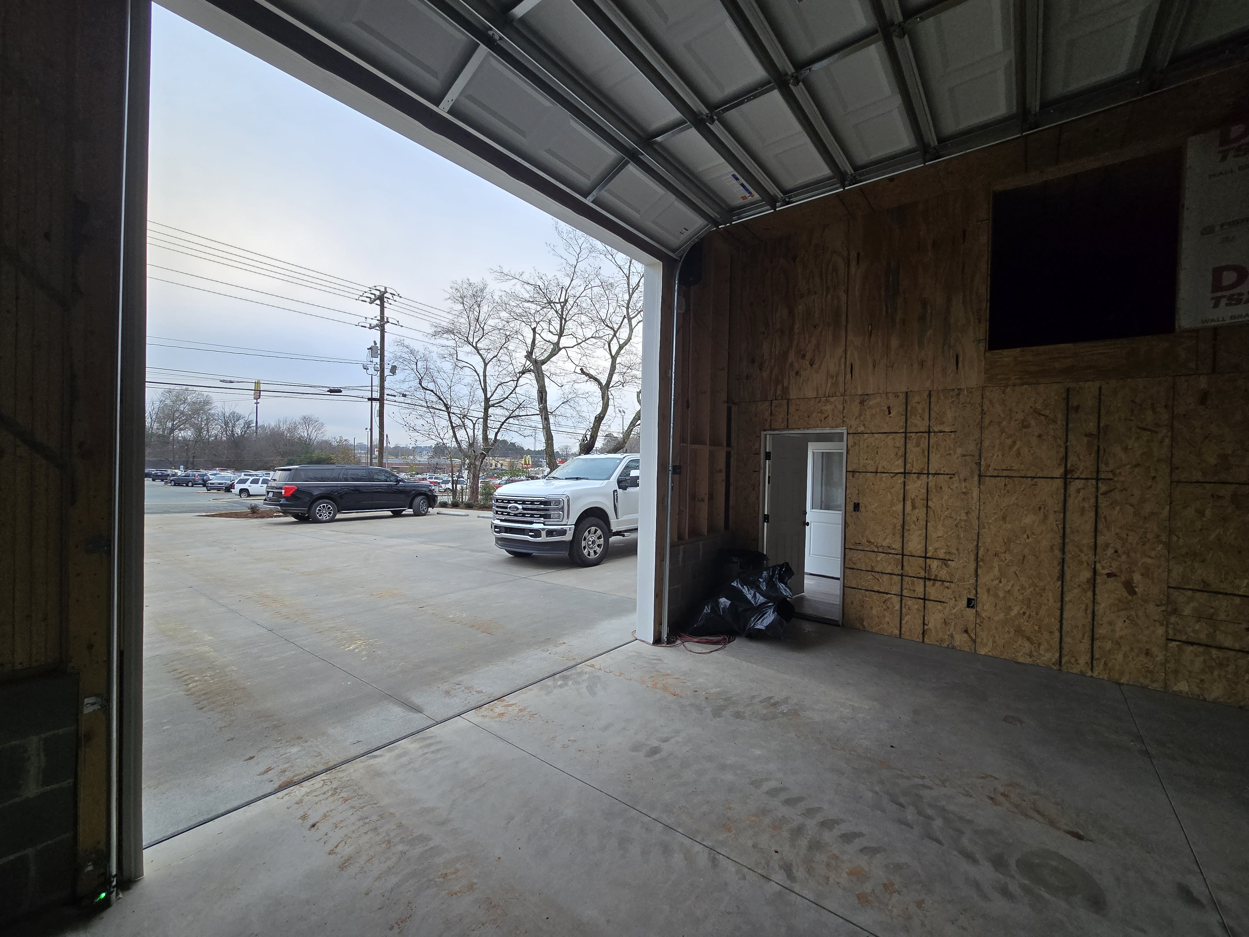 112 E Gilbreath St – photo 3