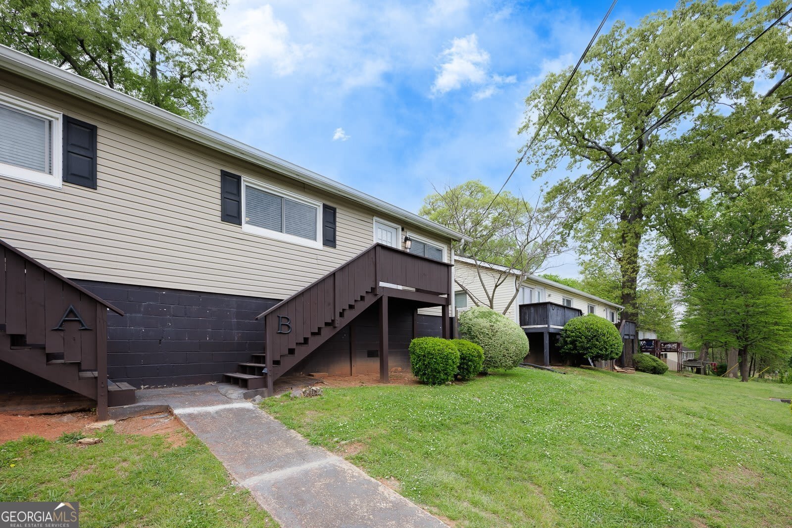 1040 Herndon Street NW – photo 2