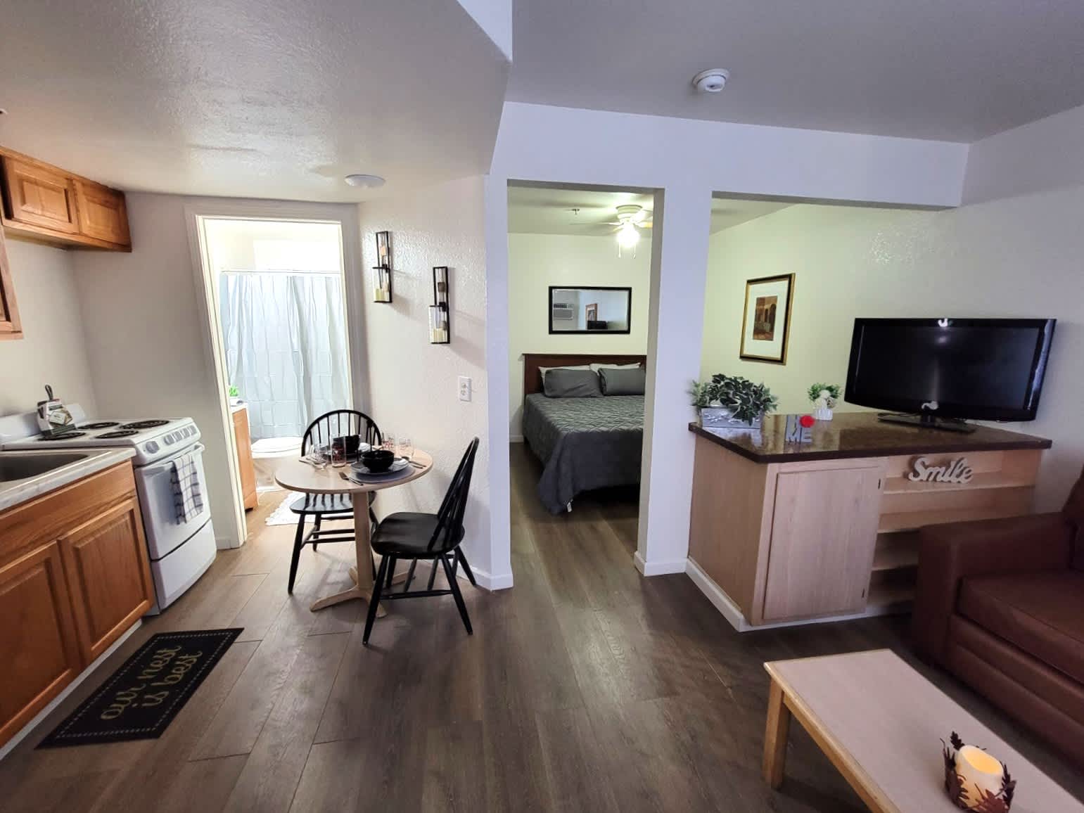 Sunset Apartments – photo 4