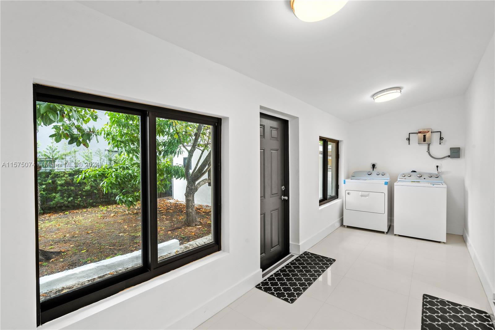 1687 Southwest 11th Street – photo 4