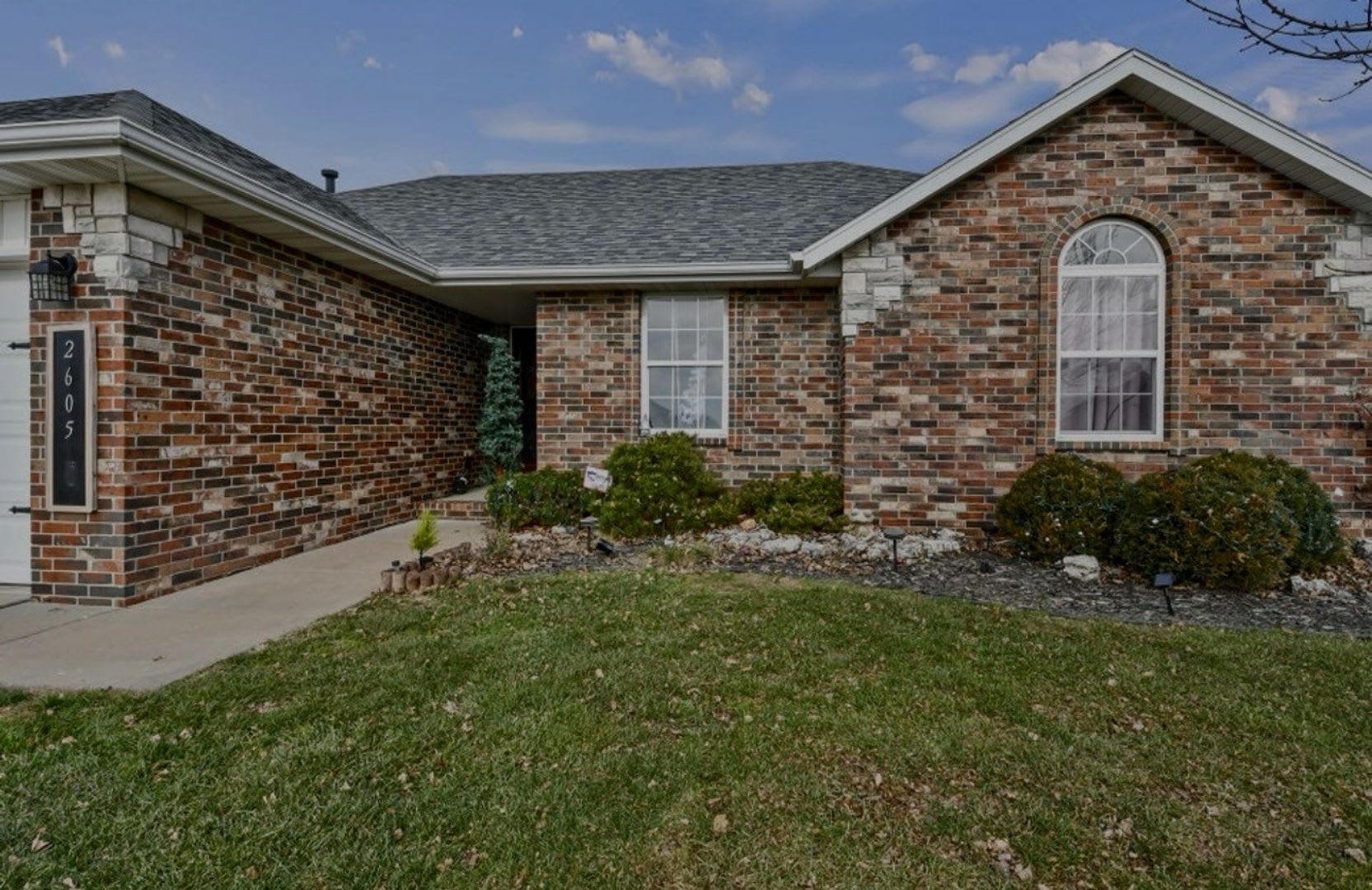 All Brick Home in Rolling Prairie – photo 2