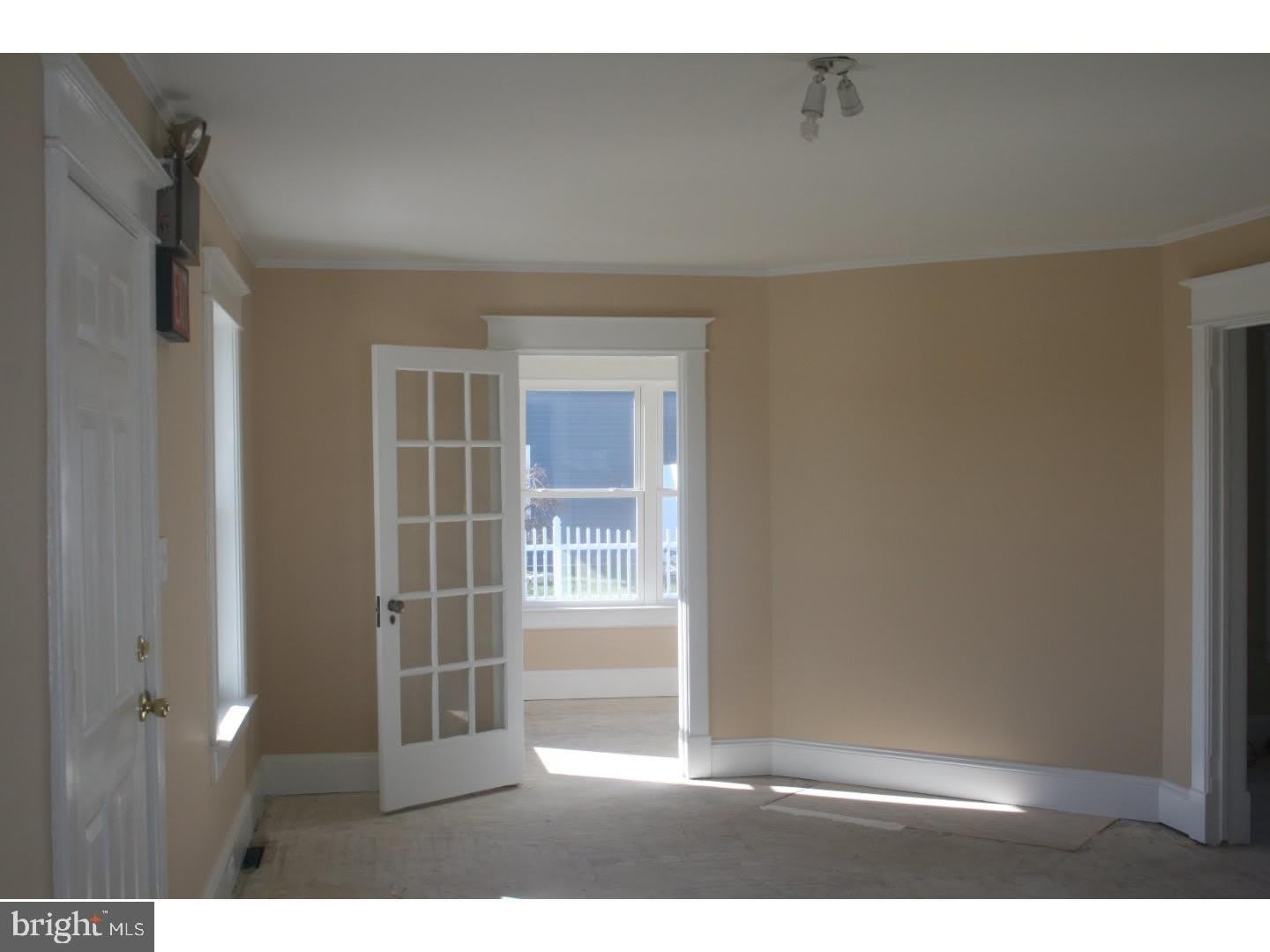 1147 S GOVERNORS Avenue – photo 5