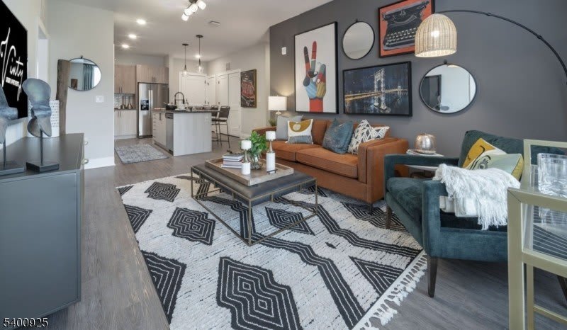 100 Union St – photo 1