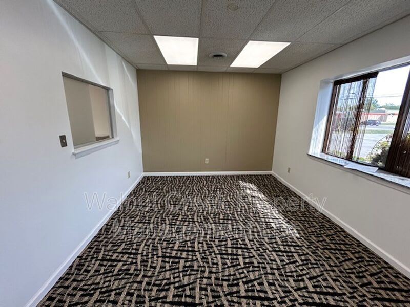 4642 Oberlin Avenue – photo 2