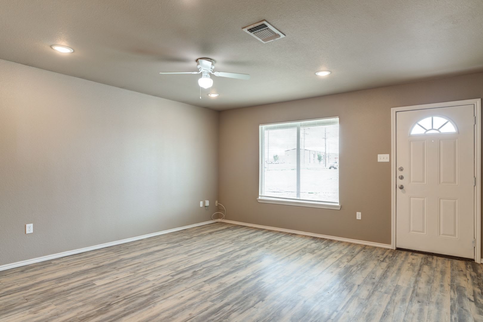 Cozy 3 bedroom Home – photo 3