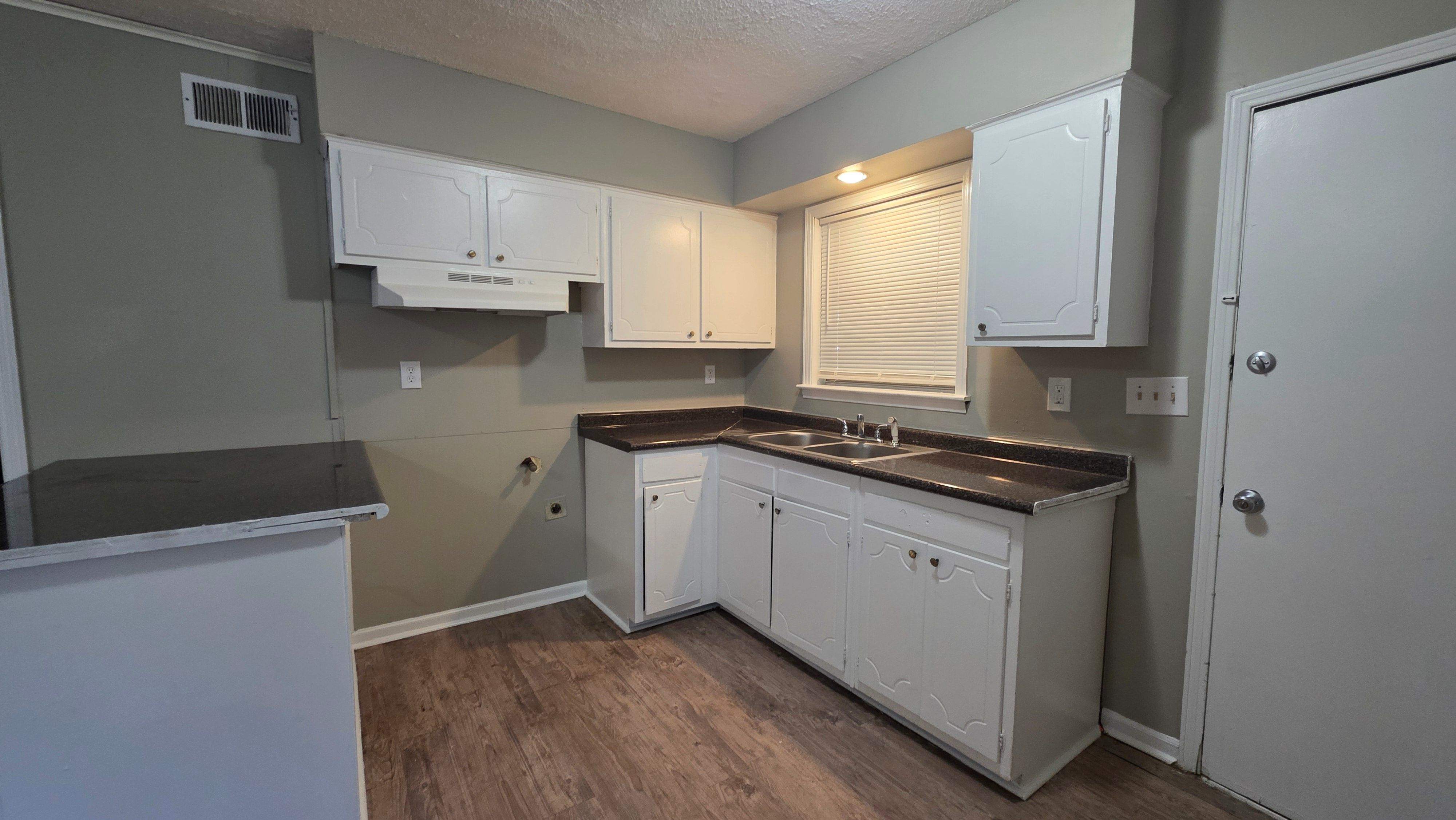 3245 Sinclair St – photo 5