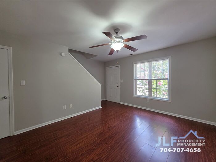 268 Southcircle Drive Northwest – photo 2
